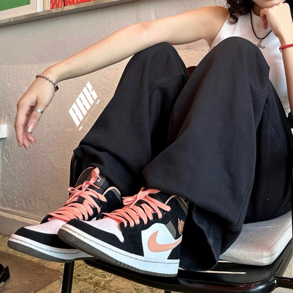 Air Jordan 1 Mid SE Peach Mocha